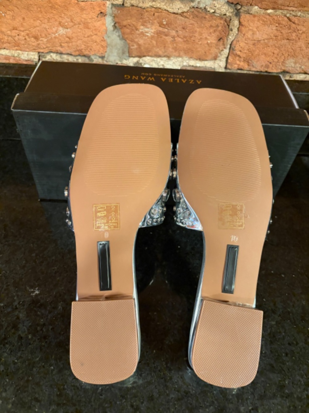 NWT and NEVER WORN Azalea Wang Sonia Silver Slide Sandal - Akira - Size 10 - Picture 6 of 12